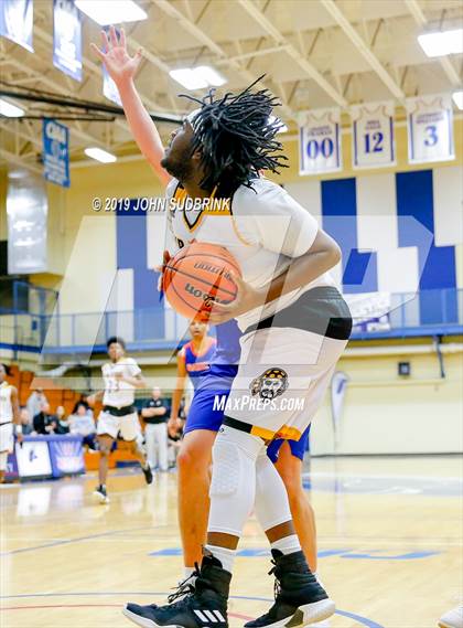 Thumbnail 2 in Greenbrier Christian Academy vs Perquimans (Robert L. Vaughan Border Clash Basketball Invitational) photogallery.