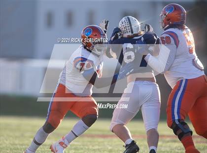 Thumbnail 3 in Cary-Grove vs. East St. Louis (IHSA Class 6A Final) photogallery.