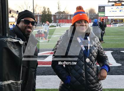 Thumbnail 2 in Cary-Grove vs. East St. Louis (IHSA Class 6A Final) photogallery.