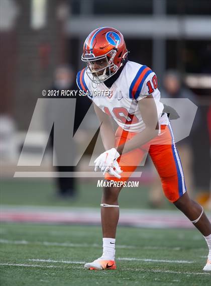Thumbnail 3 in Cary-Grove vs. East St. Louis (IHSA Class 6A Final) photogallery.