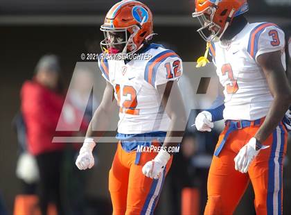 Thumbnail 3 in Cary-Grove vs. East St. Louis (IHSA Class 6A Final) photogallery.