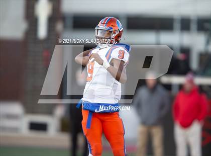 Thumbnail 3 in Cary-Grove vs. East St. Louis (IHSA Class 6A Final) photogallery.