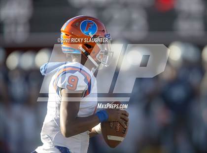 Thumbnail 3 in Cary-Grove vs. East St. Louis (IHSA Class 6A Final) photogallery.
