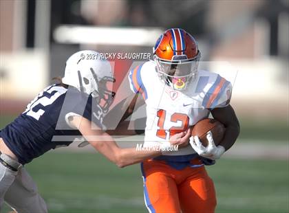 Thumbnail 2 in Cary-Grove vs. East St. Louis (IHSA Class 6A Final) photogallery.