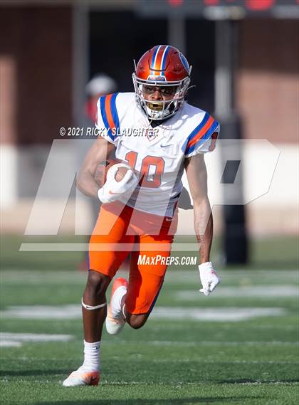 Thumbnail 1 in Cary-Grove vs. East St. Louis (IHSA Class 6A Final) photogallery.