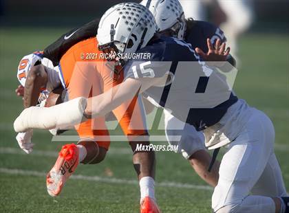 Thumbnail 2 in Cary-Grove vs. East St. Louis (IHSA Class 6A Final) photogallery.