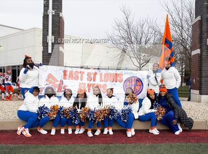 Thumbnail 3 in Cary-Grove vs. East St. Louis (IHSA Class 6A Final) photogallery.