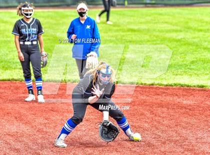 Thumbnail 2 in Gardner-Edgerton vs Topeka (KSHSAA Quartert Final - Game #1) photogallery.