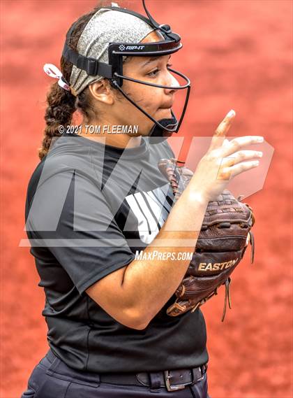 Thumbnail 2 in Gardner-Edgerton vs Topeka (KSHSAA Quartert Final - Game #1) photogallery.