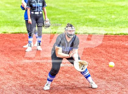 Thumbnail 3 in Gardner-Edgerton vs Topeka (KSHSAA Quartert Final - Game #1) photogallery.