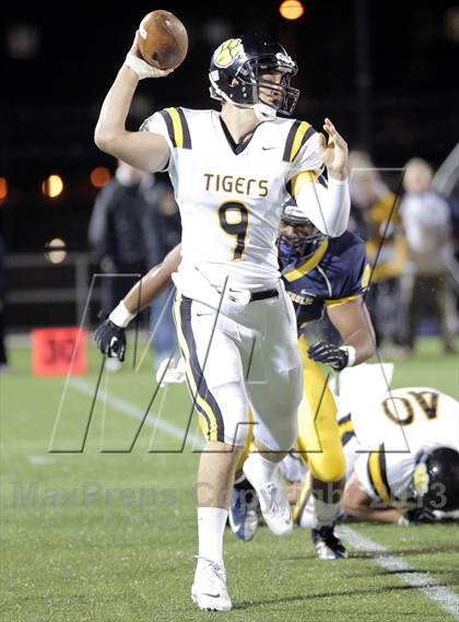 Thumbnail 2 in North Allegheny @ Central Catholic photogallery.
