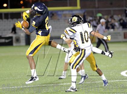 Thumbnail 3 in North Allegheny @ Central Catholic photogallery.
