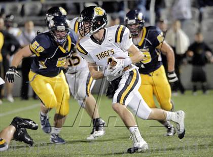 Thumbnail 2 in North Allegheny @ Central Catholic photogallery.