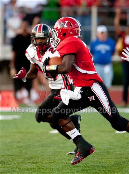 Thumbnail 3 in Glenville @ Wayne (Nike 5 Days 2 Friday) photogallery.