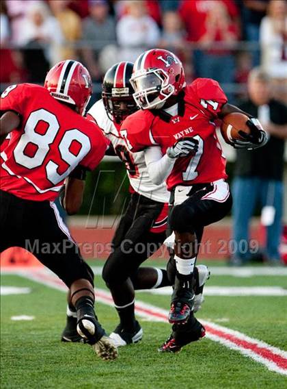 Thumbnail 3 in Glenville @ Wayne (Nike 5 Days 2 Friday) photogallery.