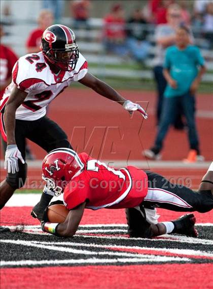 Thumbnail 3 in Glenville @ Wayne (Nike 5 Days 2 Friday) photogallery.