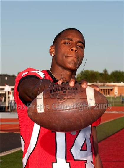 Thumbnail 3 in Glenville @ Wayne (Nike 5 Days 2 Friday) photogallery.