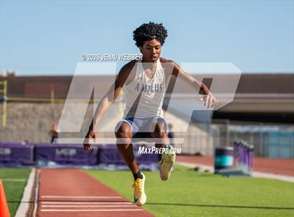 Thumbnail 1 in Skyhawk Invitational (Field) photogallery.