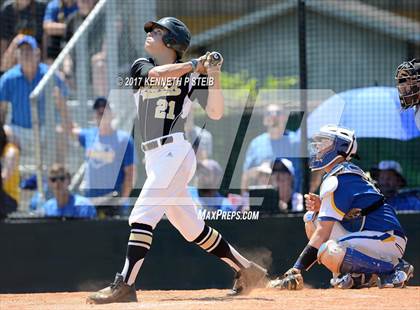 Thumbnail 3 in Berwick vs. Buckeye (LHSAA 3A Quarterfinal Playoff) photogallery.