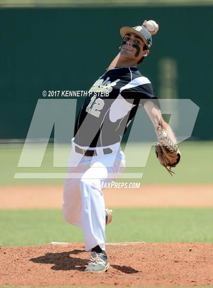 Thumbnail 1 in Berwick vs. Buckeye (LHSAA 3A Quarterfinal Playoff) photogallery.