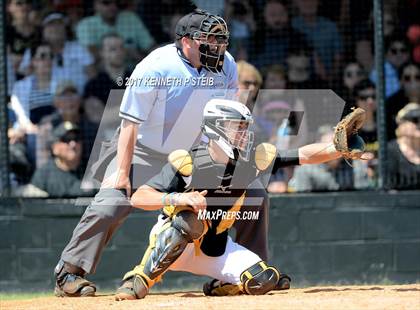 Thumbnail 2 in Berwick vs. Buckeye (LHSAA 3A Quarterfinal Playoff) photogallery.