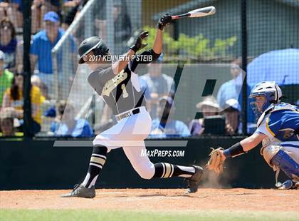 Thumbnail 2 in Berwick vs. Buckeye (LHSAA 3A Quarterfinal Playoff) photogallery.