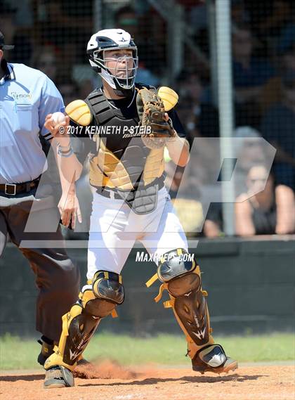 Thumbnail 2 in Berwick vs. Buckeye (LHSAA 3A Quarterfinal Playoff) photogallery.