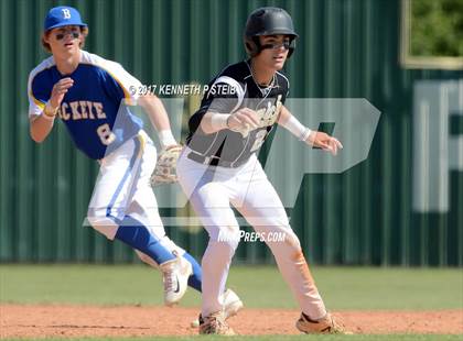 Thumbnail 1 in Berwick vs. Buckeye (LHSAA 3A Quarterfinal Playoff) photogallery.