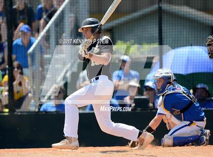 Thumbnail 2 in Berwick vs. Buckeye (LHSAA 3A Quarterfinal Playoff) photogallery.