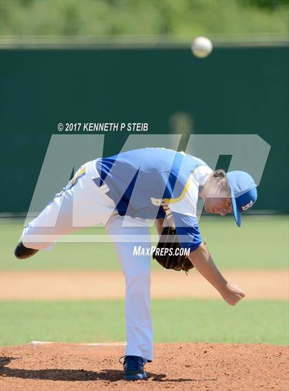 Thumbnail 1 in Berwick vs. Buckeye (LHSAA 3A Quarterfinal Playoff) photogallery.