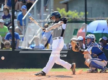 Thumbnail 2 in Berwick vs. Buckeye (LHSAA 3A Quarterfinal Playoff) photogallery.