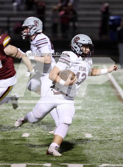 Thumbnail 3 in Bishop Stang vs Newburyport (MIAA Division 5 Round of 16) photogallery.