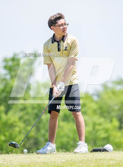 Thumbnail 1 in UIL Region IV 5A Boys Golf Final (Round 2) photogallery.
