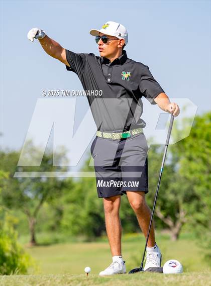 Thumbnail 1 in UIL Region IV 5A Boys Golf Final (Round 2) photogallery.