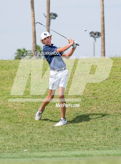 Thumbnail 1 in UIL Region IV 5A Boys Golf Final (Round 2) photogallery.