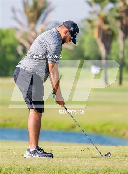 Thumbnail 2 in UIL Region IV 5A Boys Golf Final (Round 2) photogallery.