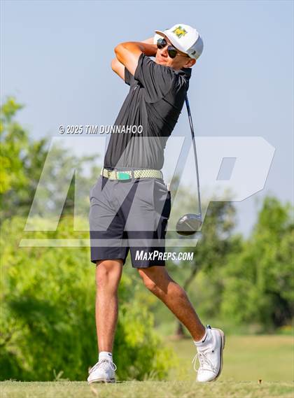 Thumbnail 2 in UIL Region IV 5A Boys Golf Final (Round 2) photogallery.