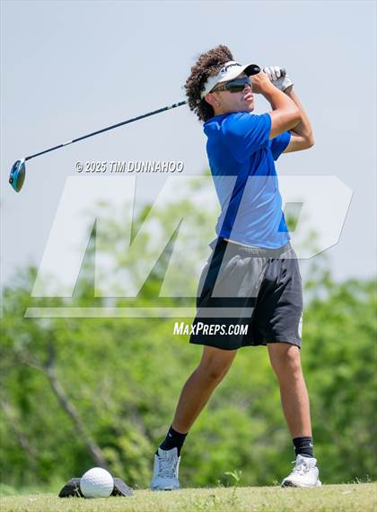 Thumbnail 3 in UIL Region IV 5A Boys Golf Final (Round 2) photogallery.