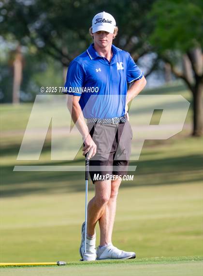 Thumbnail 3 in UIL Region IV 5A Boys Golf Final (Round 2) photogallery.