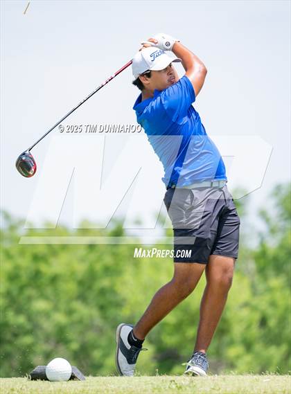 Thumbnail 3 in UIL Region IV 5A Boys Golf Final (Round 2) photogallery.