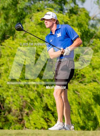 Thumbnail 3 in UIL Region IV 5A Boys Golf Final (Round 2) photogallery.