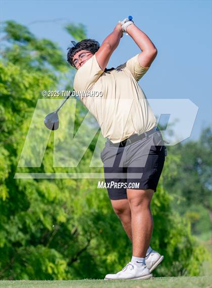 Thumbnail 2 in UIL Region IV 5A Boys Golf Final (Round 2) photogallery.