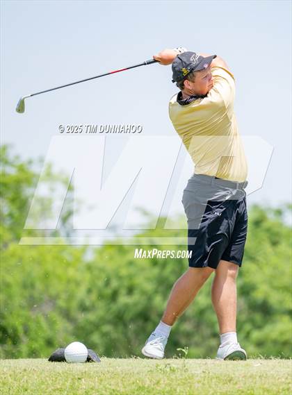 Thumbnail 2 in UIL Region IV 5A Boys Golf Final (Round 2) photogallery.