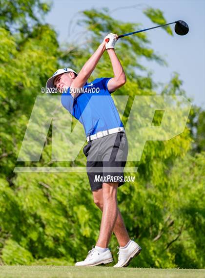 Thumbnail 1 in UIL Region IV 5A Boys Golf Final (Round 2) photogallery.