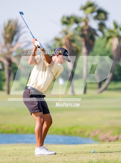 Thumbnail 2 in UIL Region IV 5A Boys Golf Final (Round 2) photogallery.
