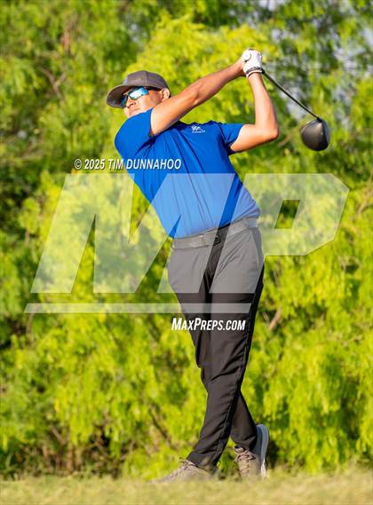 Thumbnail 3 in UIL Region IV 5A Boys Golf Final (Round 2) photogallery.