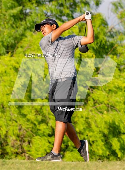 Thumbnail 1 in UIL Region IV 5A Boys Golf Final (Round 2) photogallery.
