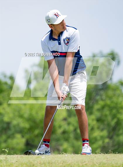 Thumbnail 3 in UIL Region IV 5A Boys Golf Final (Round 2) photogallery.