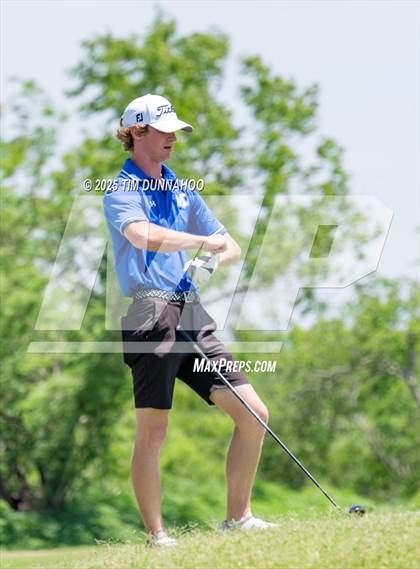 Thumbnail 1 in UIL Region IV 5A Boys Golf Final (Round 2) photogallery.