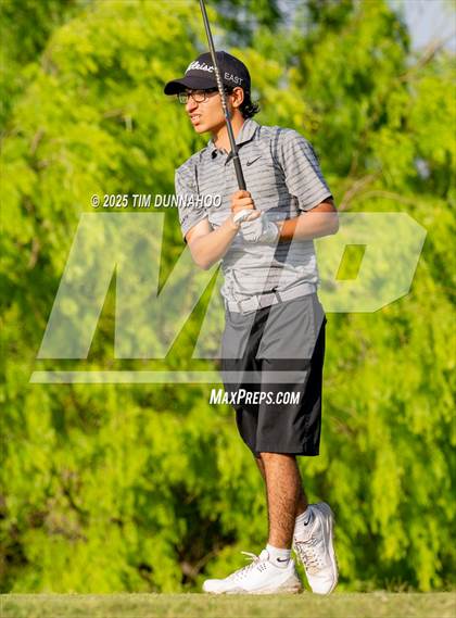 Thumbnail 3 in UIL Region IV 5A Boys Golf Final (Round 2) photogallery.